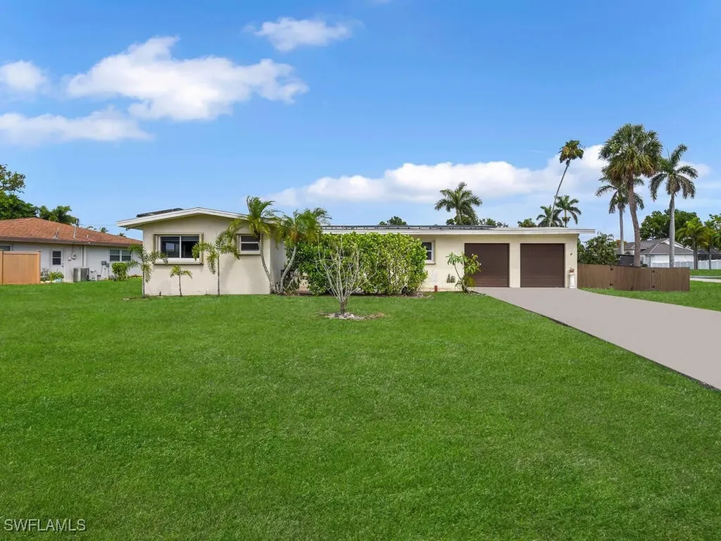 587 Sanford Drive Fort Myers FL 33919