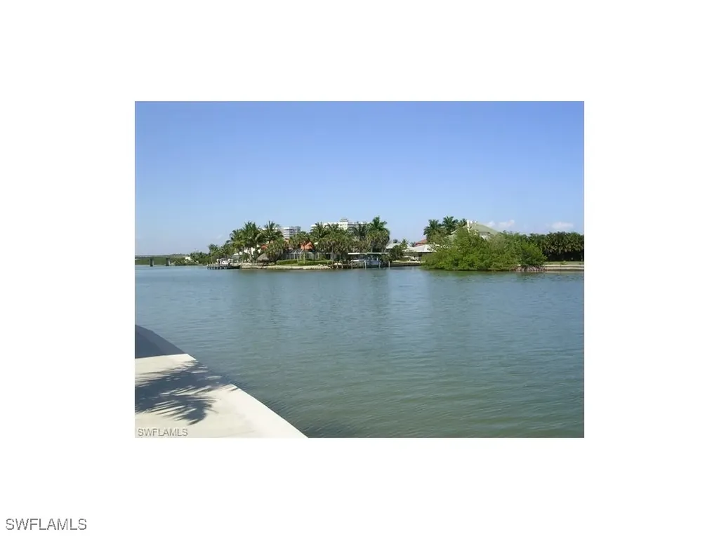 10682 Gulfshore Drive Naples FL 34108-3031