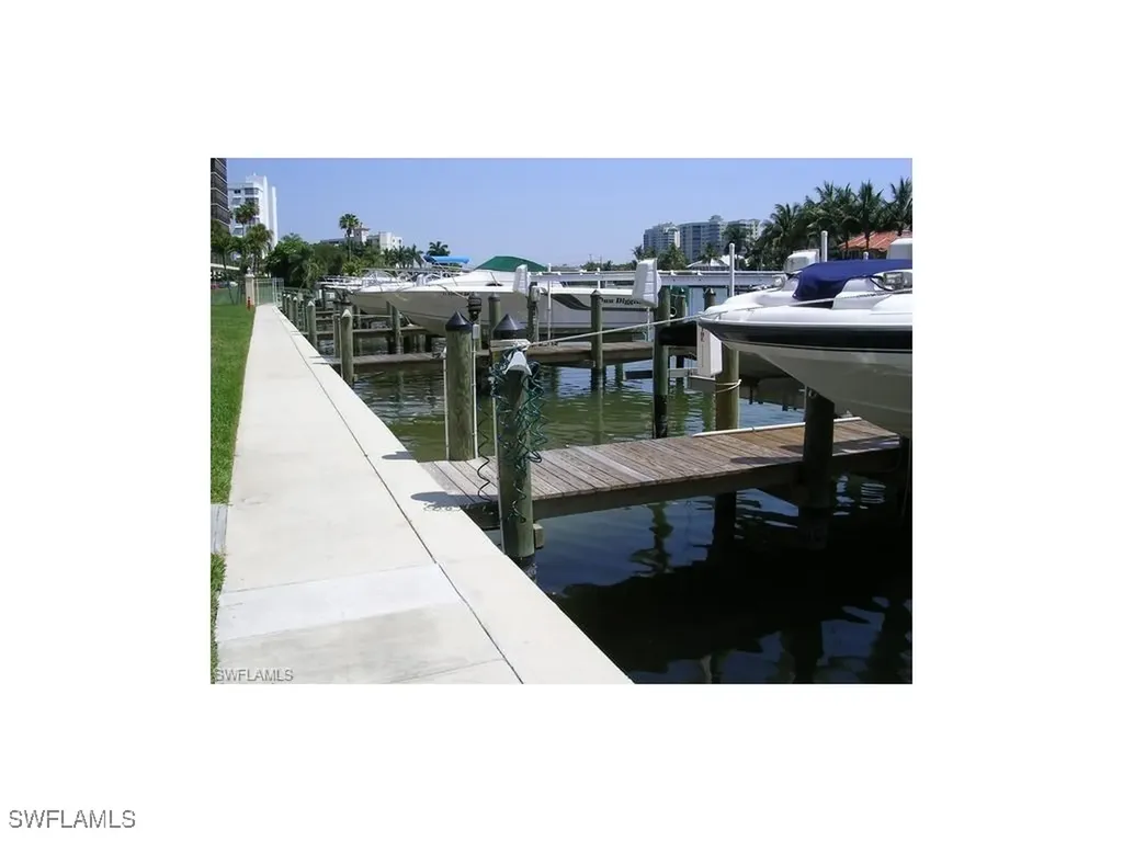 10682 Gulfshore Drive Naples FL 34108-3031