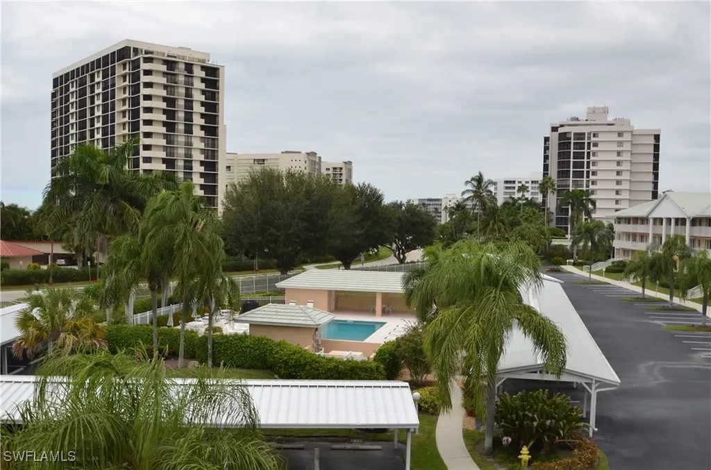 10682 Gulfshore Drive Naples FL 34108-3031