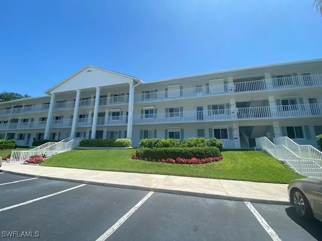 10682 Gulfshore Drive Naples FL 34108-3031