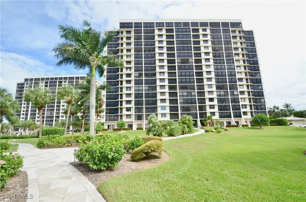 10851 Gulf Shore Drive Naples FL 34108-3004