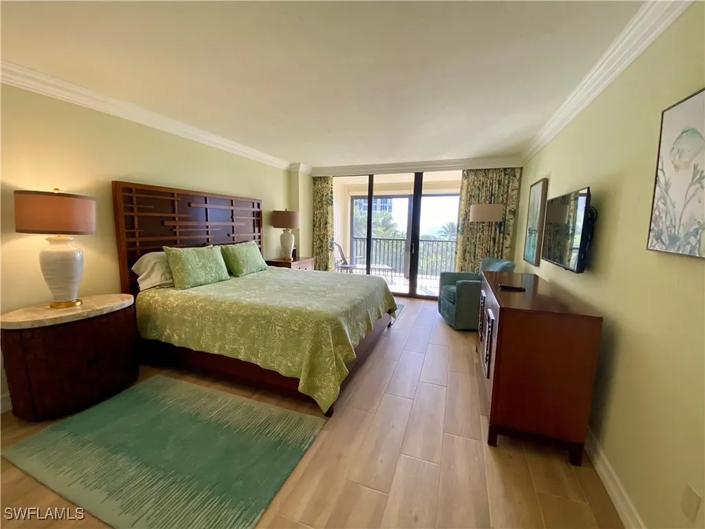 10851 Gulf Shore Drive Naples FL 34108-3004