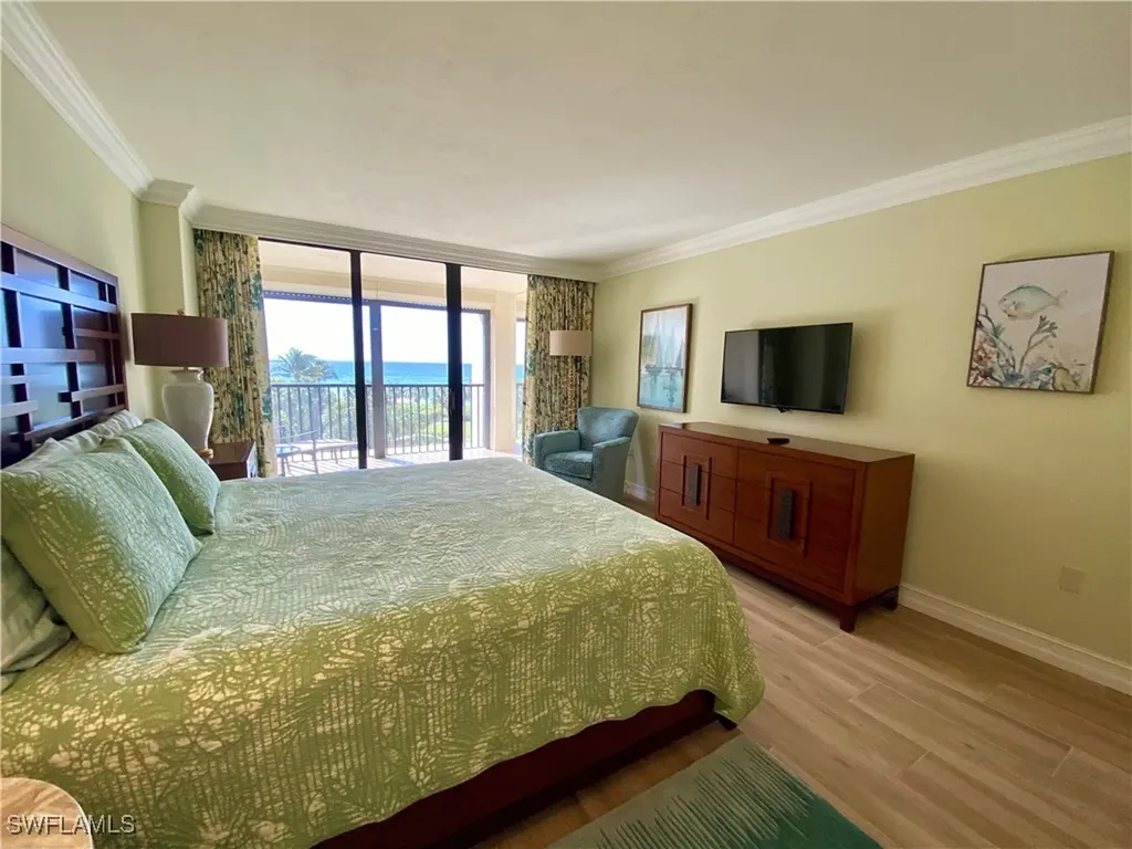 10851 Gulf Shore Drive Naples FL 34108-3004
