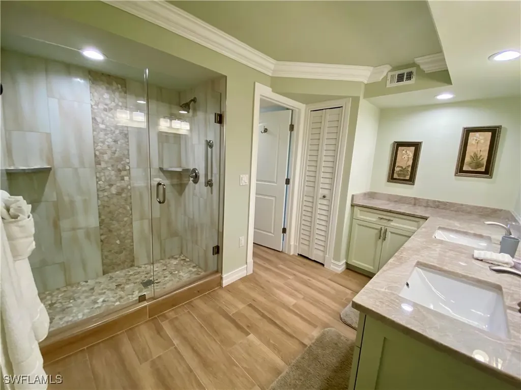 10851 Gulf Shore Drive Naples FL 34108-3004
