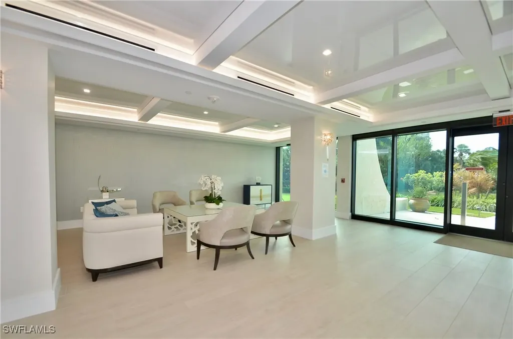 10851 Gulf Shore Drive Naples FL 34108-3004