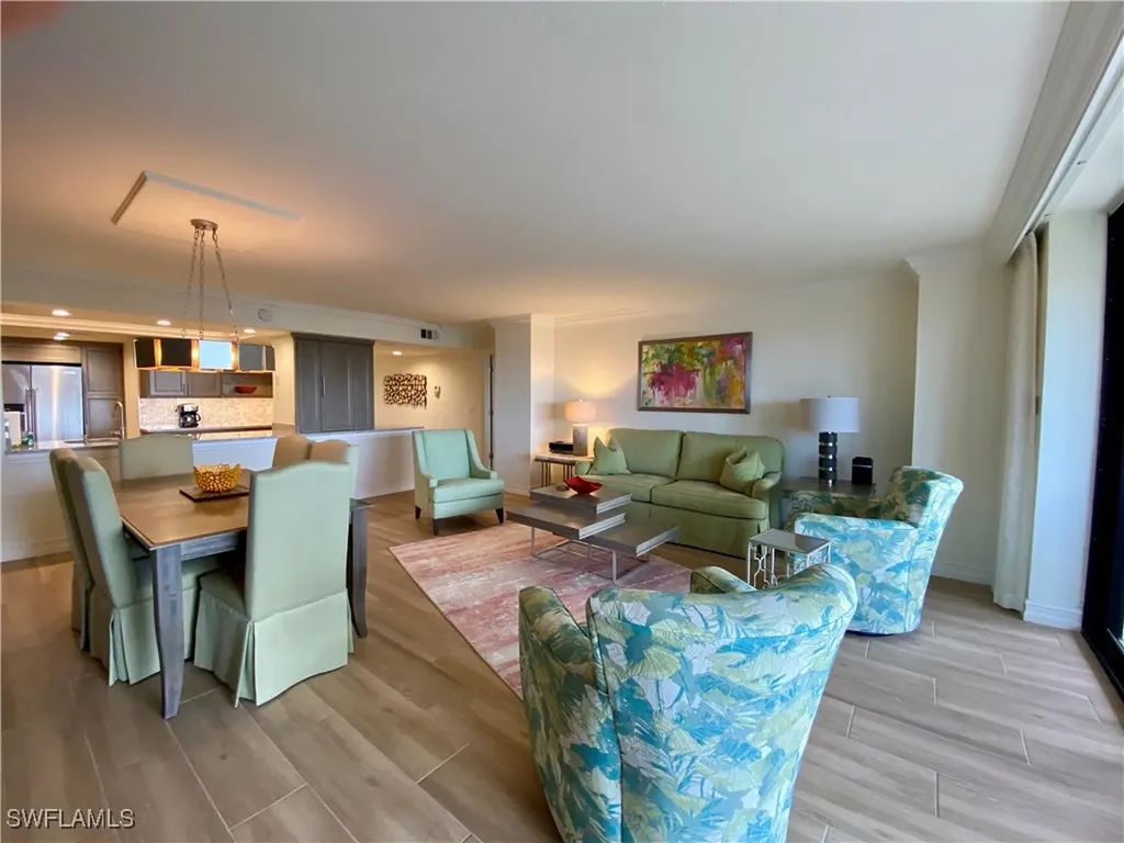 10851 Gulf Shore Drive Naples FL 34108-3004