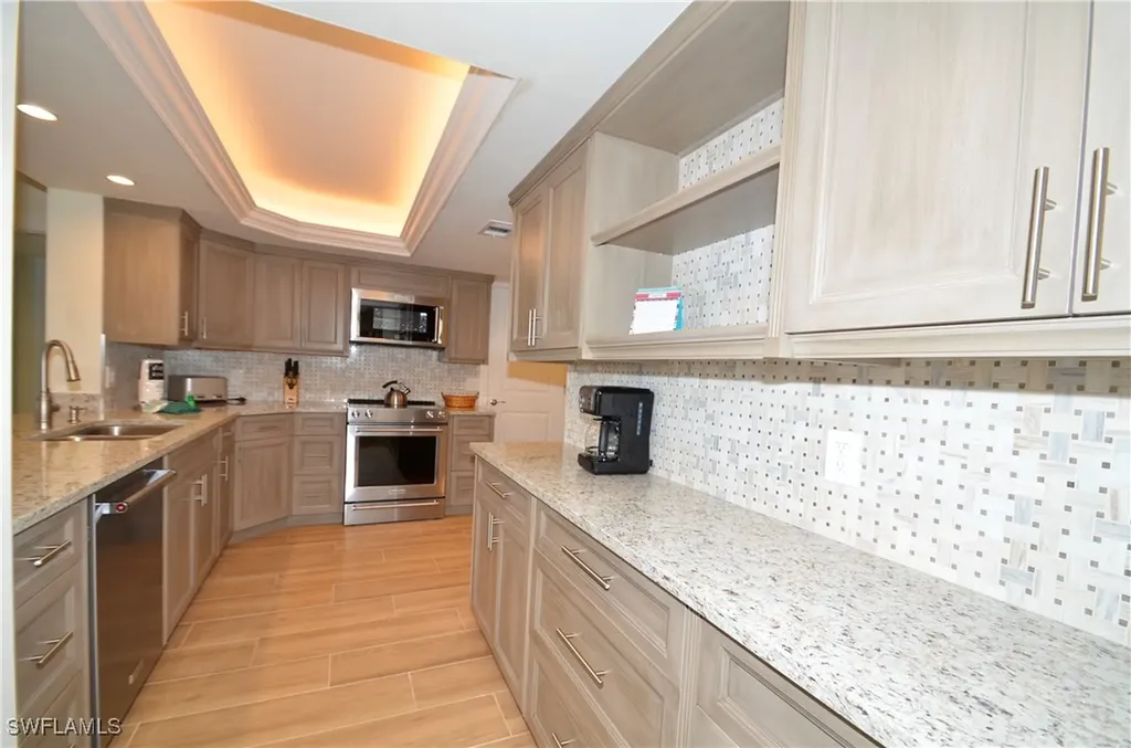 10851 Gulf Shore Drive Naples FL 34108-3004