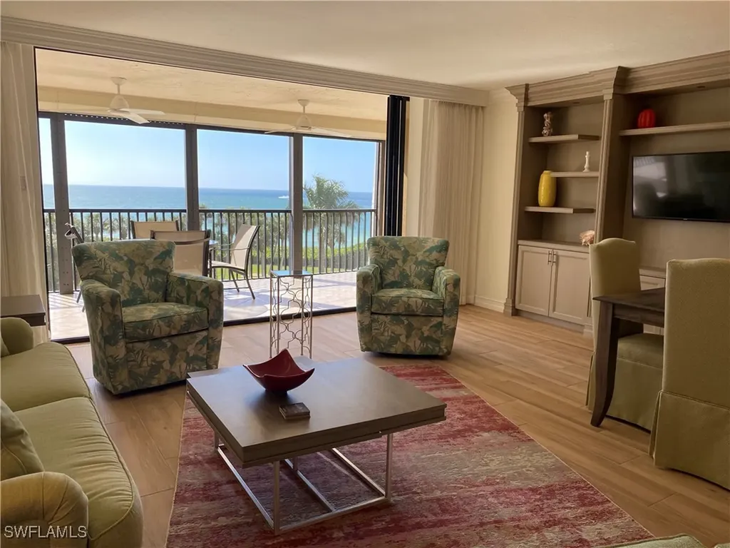 10851 Gulf Shore Drive Naples FL 34108-3004