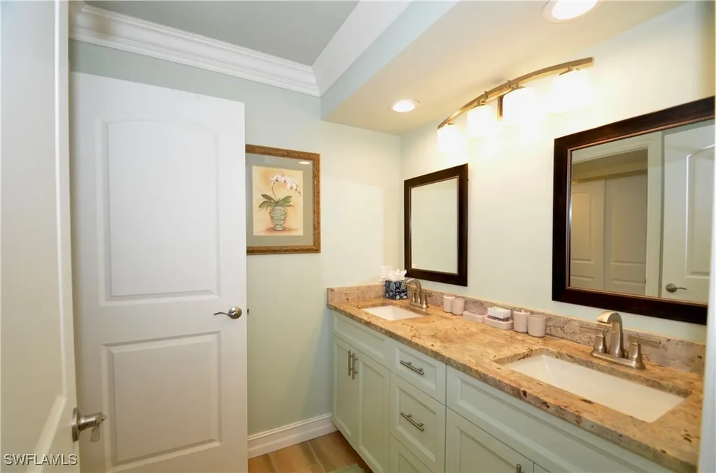 10851 Gulf Shore Drive Naples FL 34108-3004