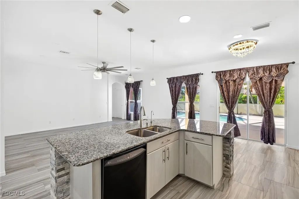 2858 Via Campania Street Fort Myers FL 33905