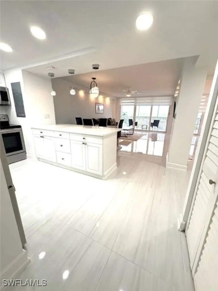 5 Bluebill Avenue Naples FL 34108