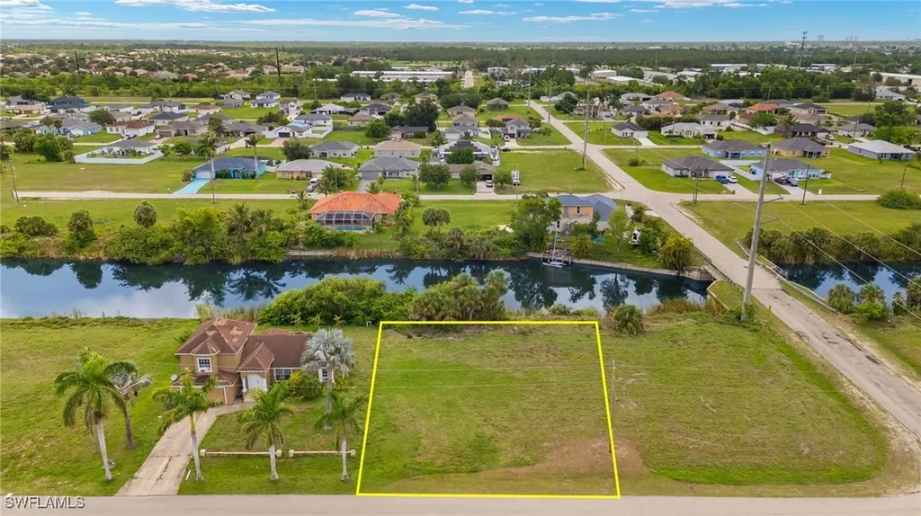2723 NE 5th Place Cape Coral FL 33909
