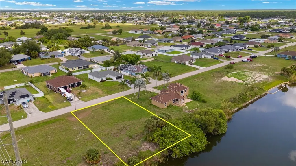 2723 NE 5th Place Cape Coral FL 33909