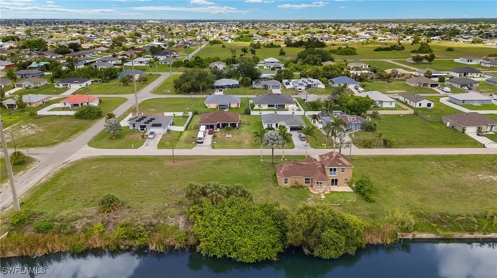 2723 NE 5th Place Cape Coral FL 33909