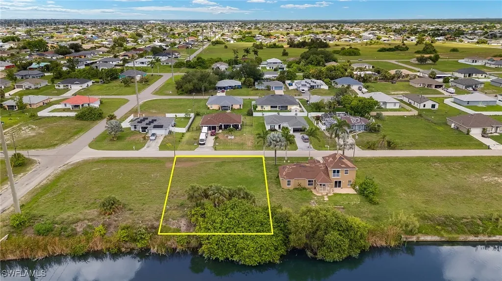 2723 NE 5th Place Cape Coral FL 33909