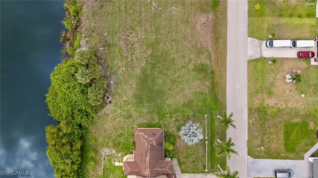 2723 NE 5th Place Cape Coral FL 33909