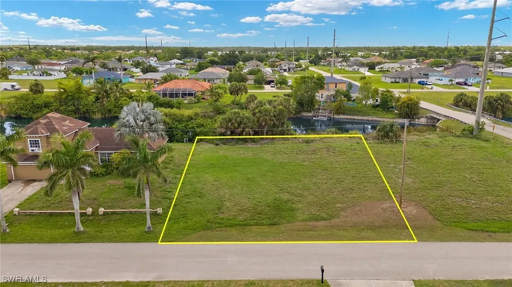2723 NE 5th Place Cape Coral FL 33909