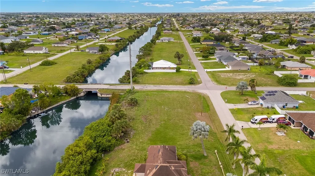 2723 NE 5th Place Cape Coral FL 33909