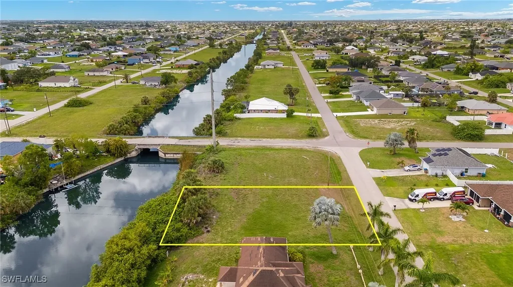 2723 NE 5th Place Cape Coral FL 33909