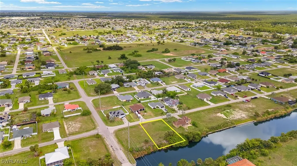 2723 NE 5th Place Cape Coral FL 33909