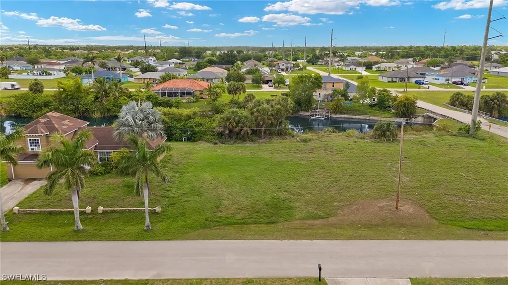 2723 NE 5th Place Cape Coral FL 33909