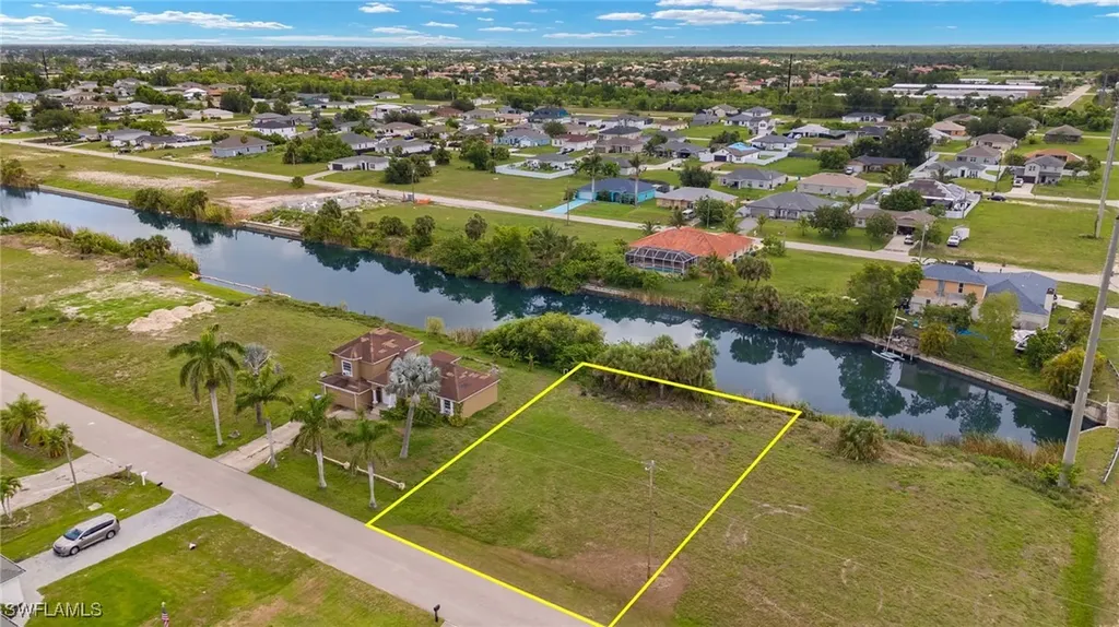 2723 NE 5th Place Cape Coral FL 33909
