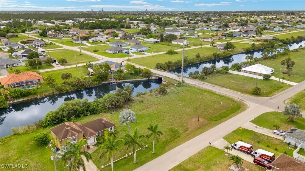 2723 NE 5th Place Cape Coral FL 33909