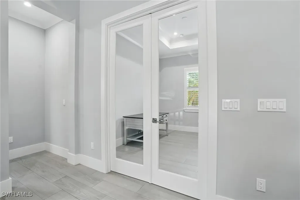 505 7th Street NW Naples FL 34120