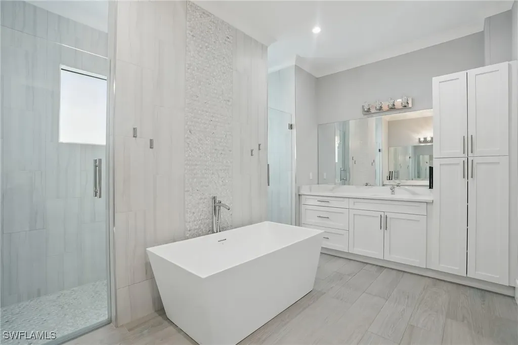 505 7th Street NW Naples FL 34120