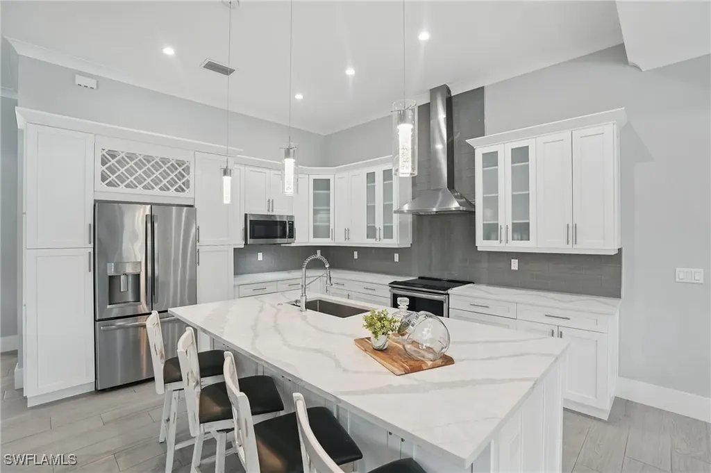 505 7th Street NW Naples FL 34120