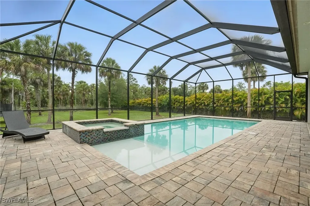 505 7th Street NW Naples FL 34120