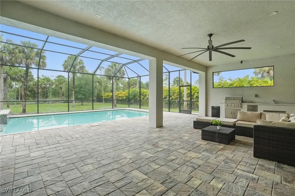 505 7th Street NW Naples FL 34120