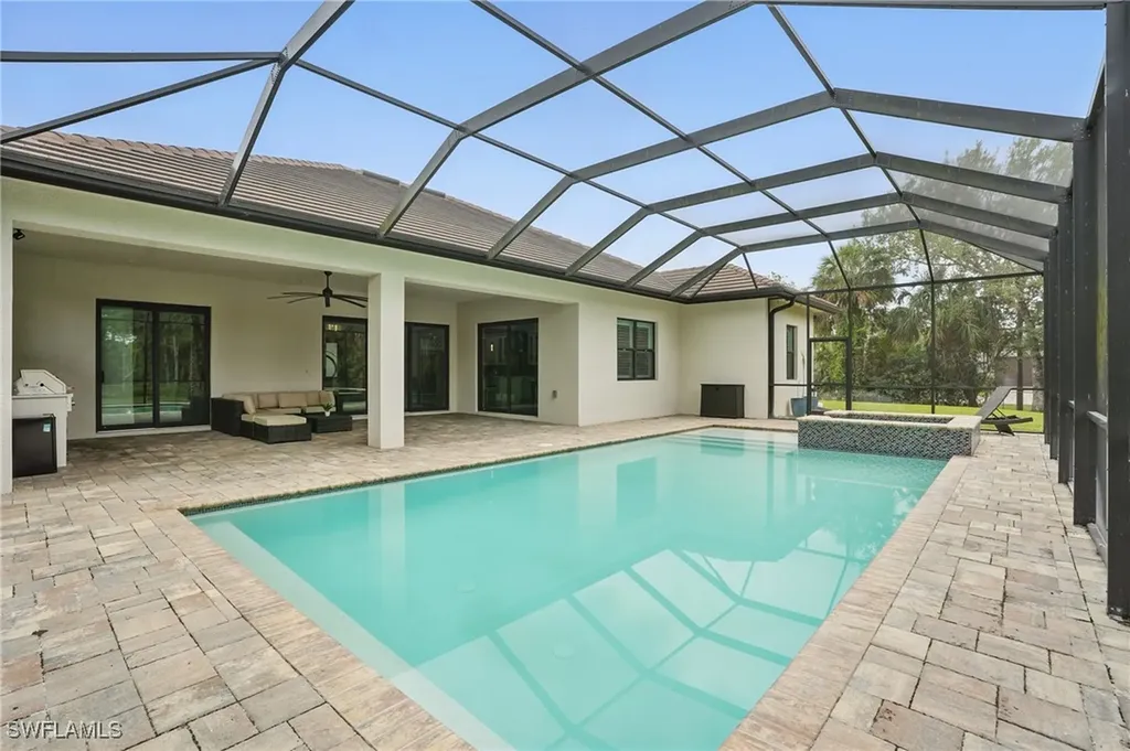 505 7th Street NW Naples FL 34120