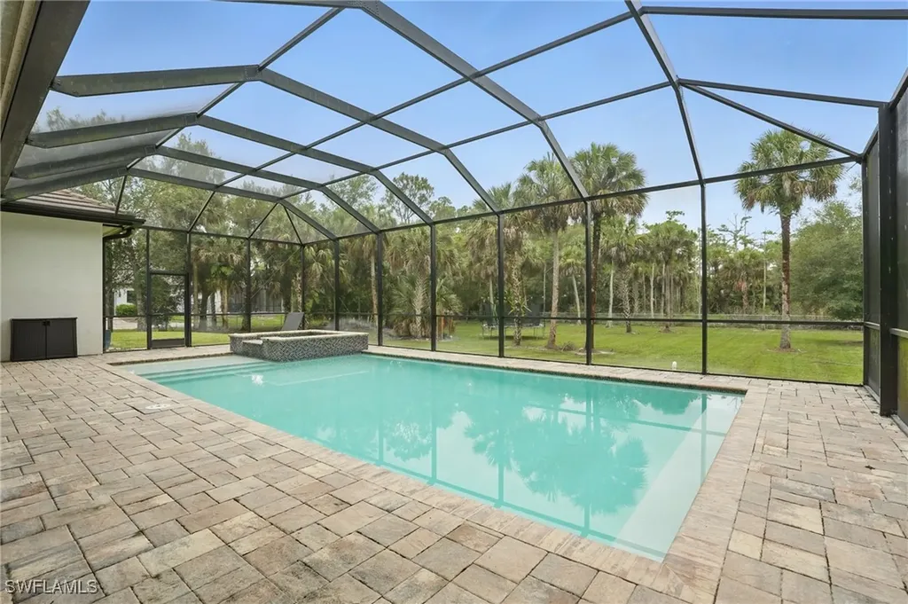 505 7th Street NW Naples FL 34120