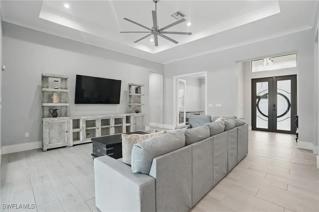 505 7th Street NW Naples FL 34120