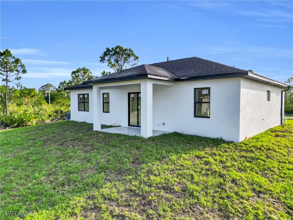 1844 Richmond Avenue N Lehigh Acres FL 33972