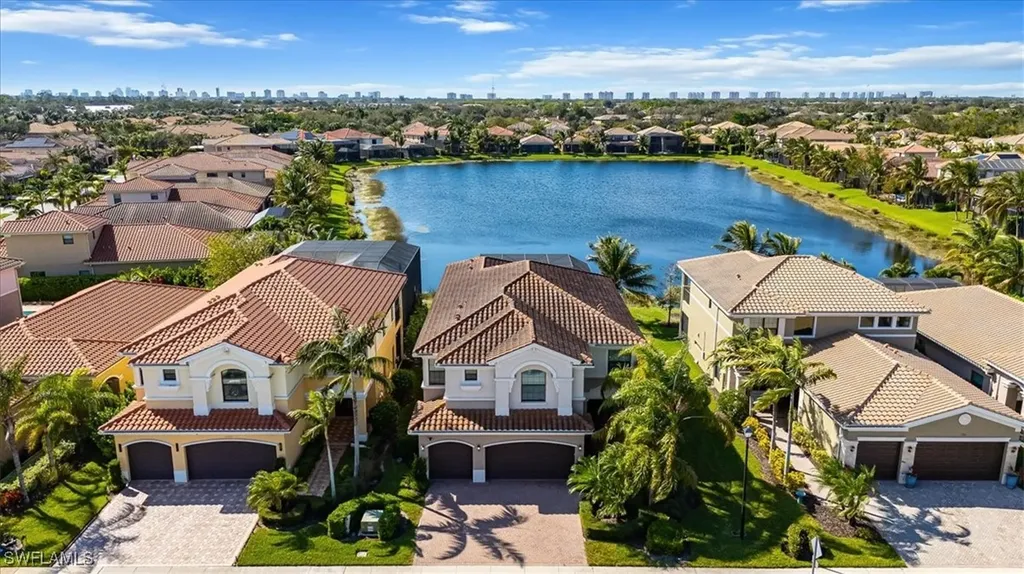 13905 Luna Drive Naples FL 34109