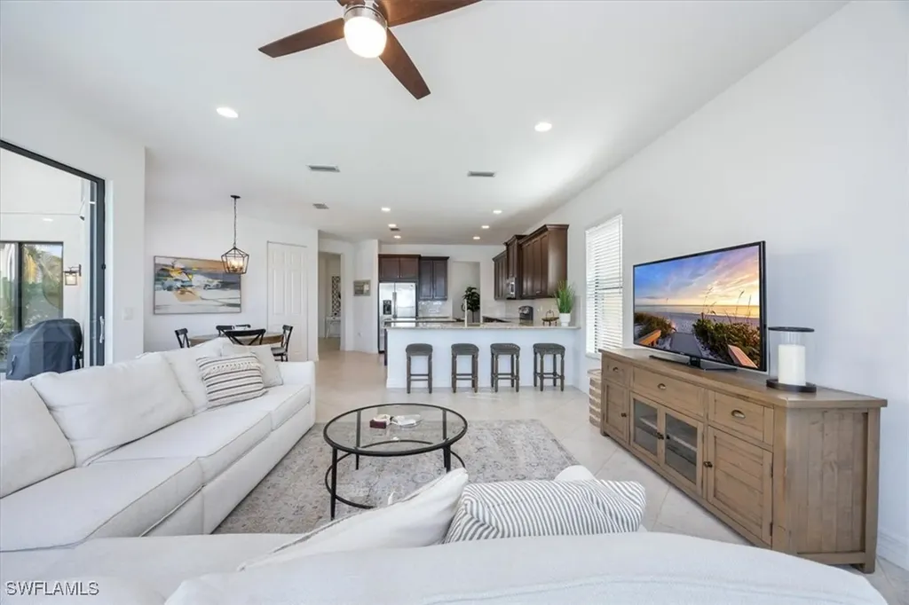 13905 Luna Drive Naples FL 34109