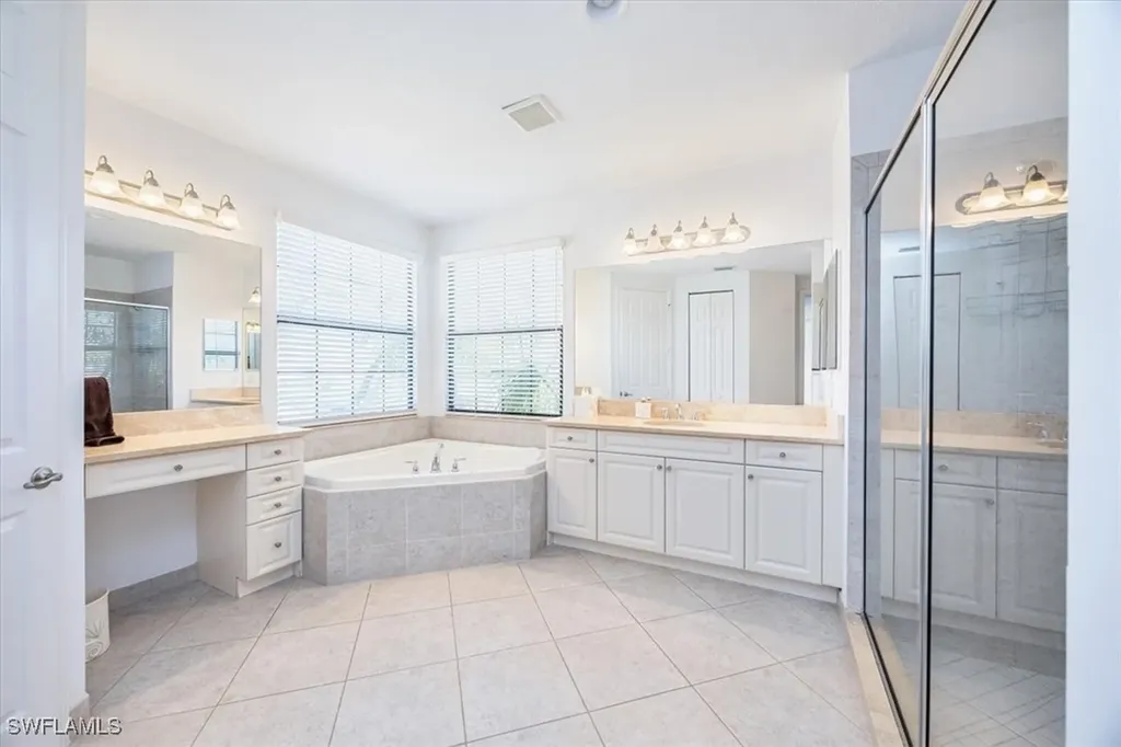 13905 Luna Drive Naples FL 34109