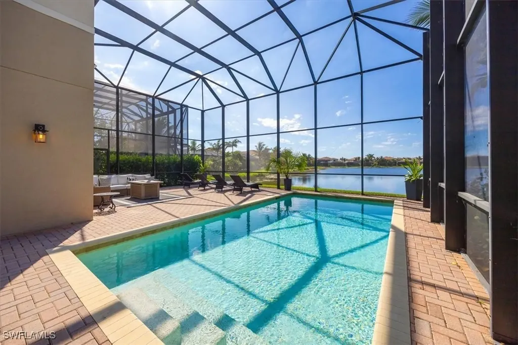 13905 Luna Drive Naples FL 34109