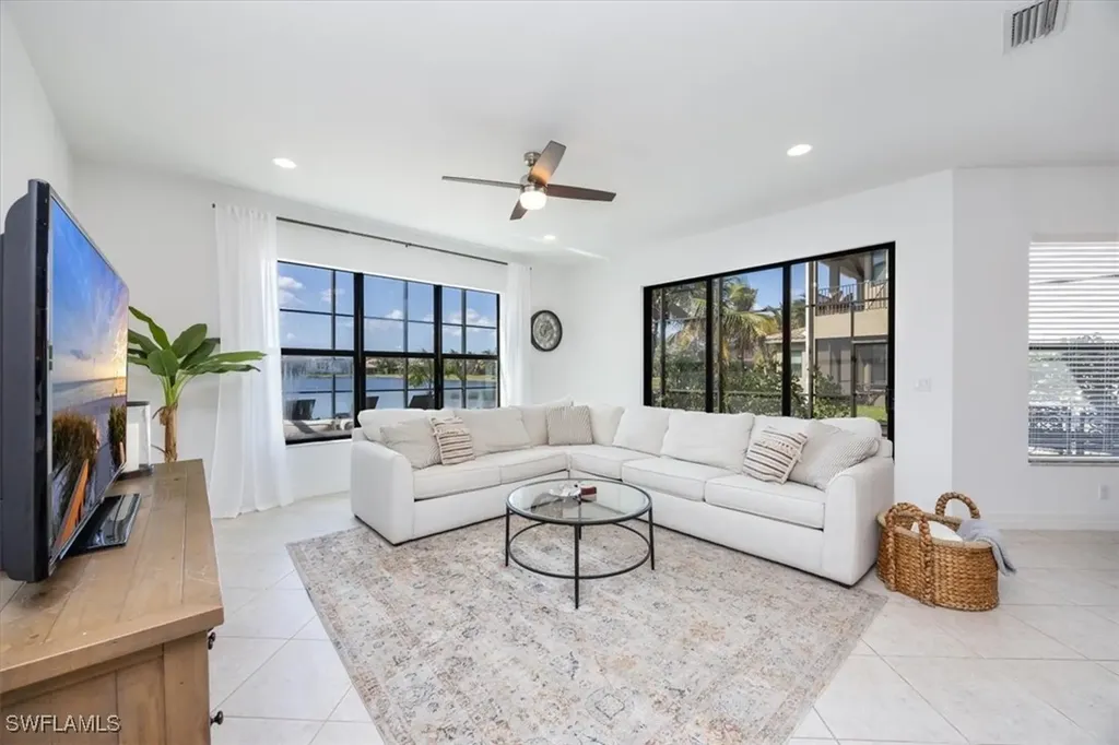 13905 Luna Drive Naples FL 34109