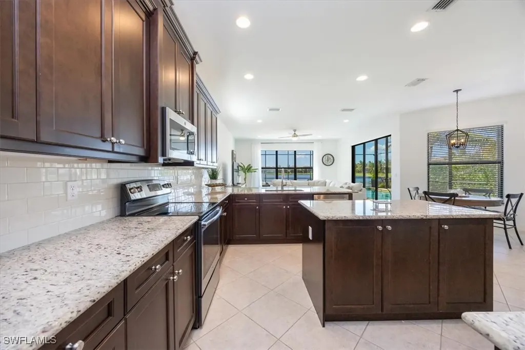 13905 Luna Drive Naples FL 34109