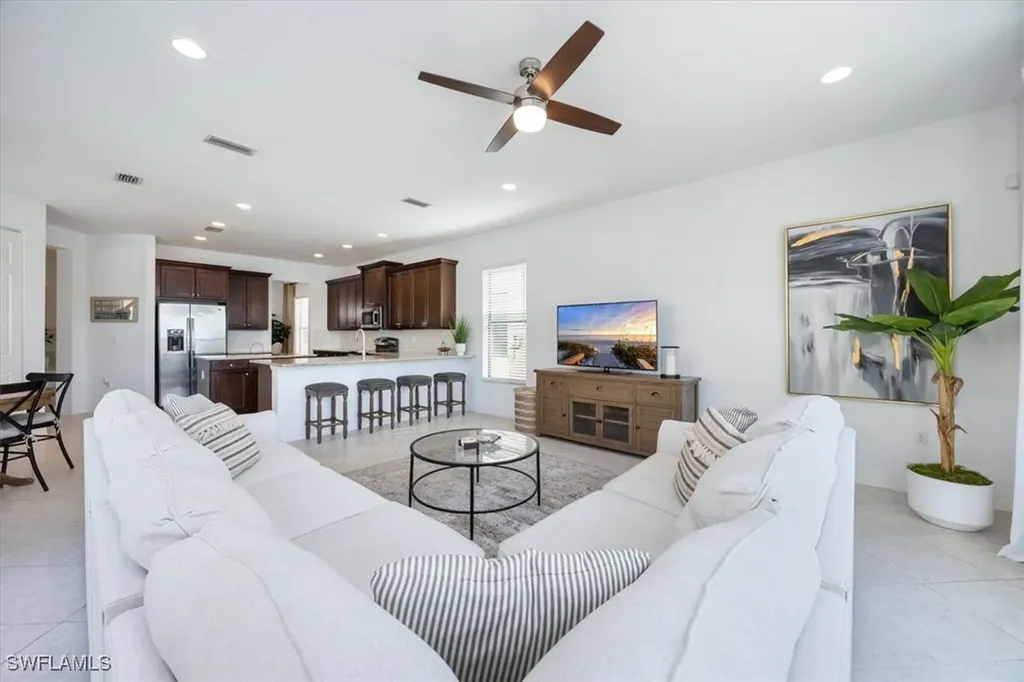 13905 Luna Drive Naples FL 34109