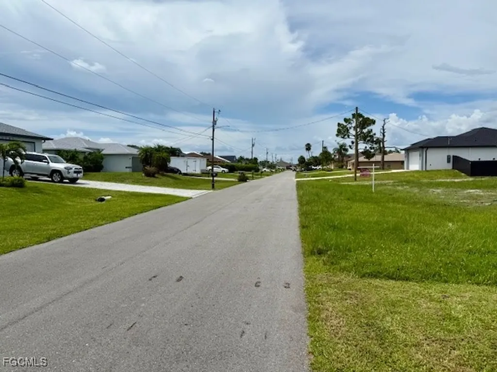 1111 NW 19th Place Cape Coral FL 33993