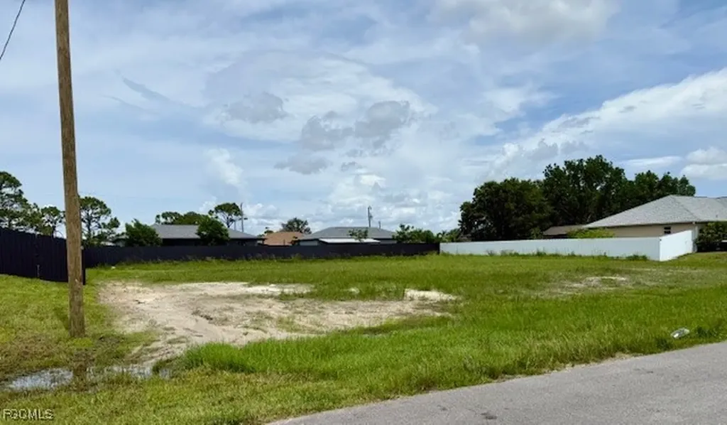 1111 NW 19th Place Cape Coral FL 33993