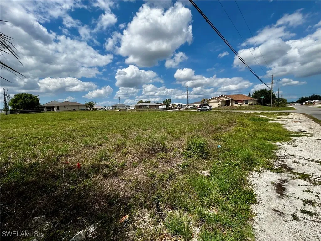 2109 NE 8th Place Cape Coral FL 33909