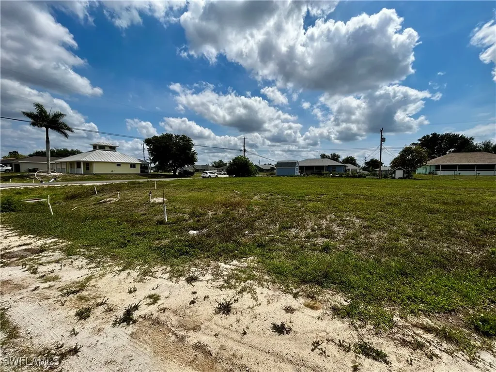 2109 NE 8th Place Cape Coral FL 33909