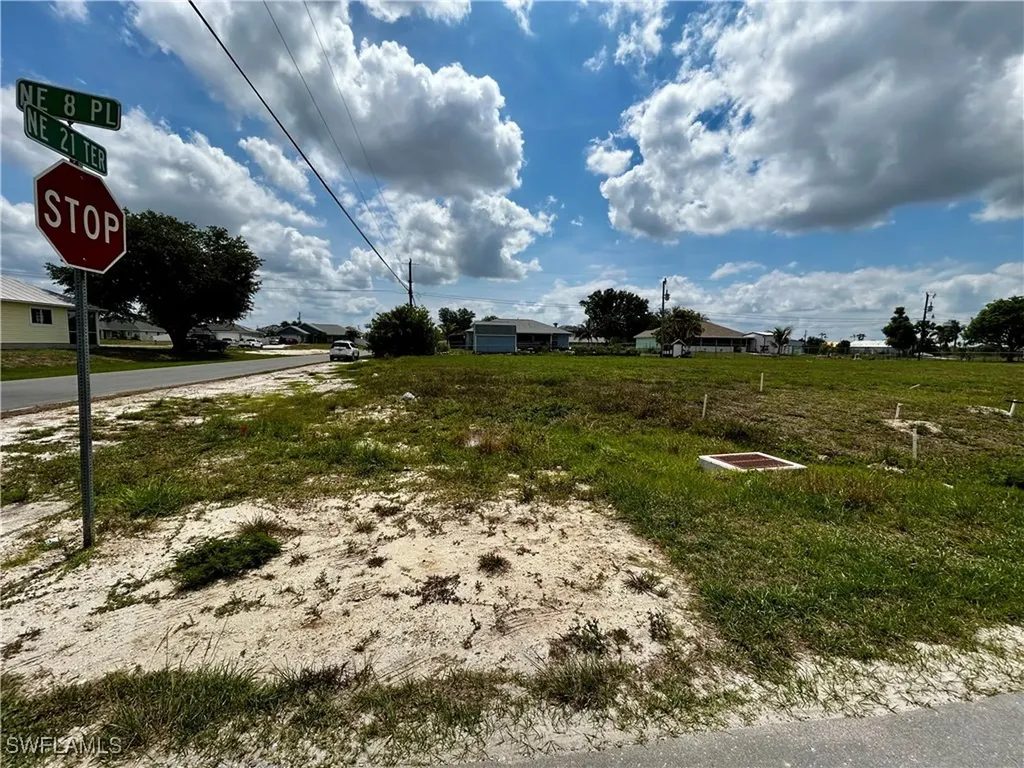 2109 NE 8th Place Cape Coral FL 33909