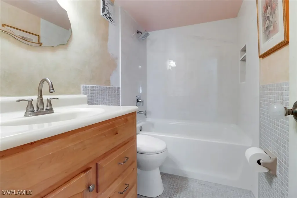 1155 Sandpiper Street Naples FL 34102